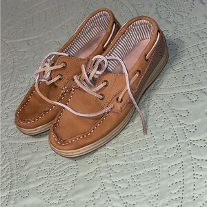 Sperry Tan Sneakers Classic Nautical Design